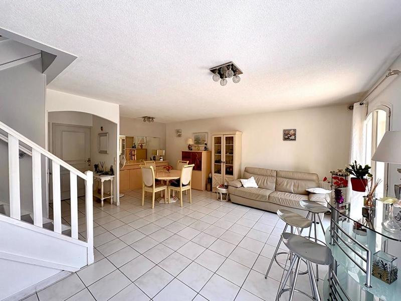 Maison - 102 m² - 4 pièces