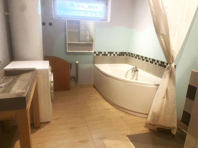 Maison - 170 m² - 9 pièces