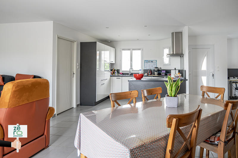 Maison - 97 m² - 5 pièces