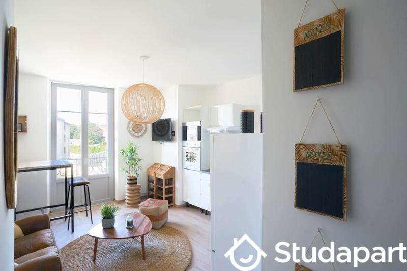 Chambre - 9 m² - 1 pièce