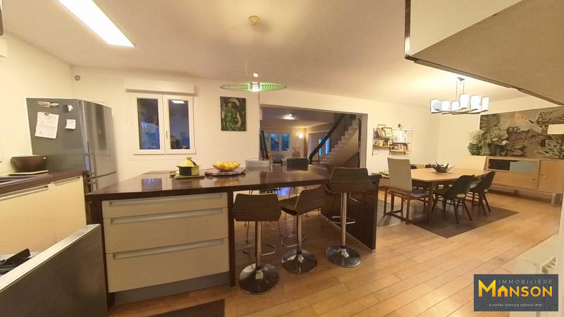 Maison - 322 m² - 12 pièces