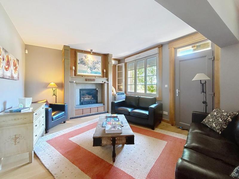 Maison traditionnelle - 160 m² - 6 pièces