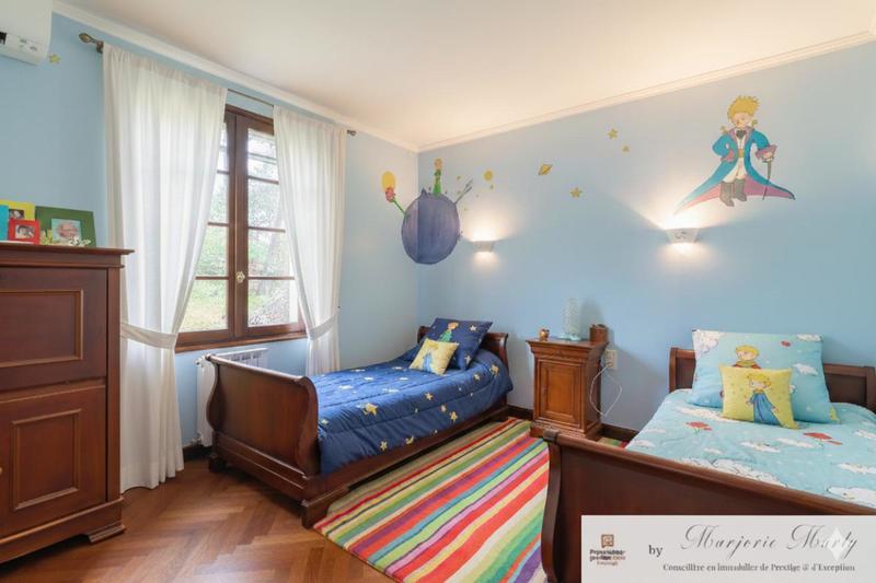 Maison - 223 m² - 6 pièces