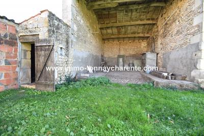 Maison ancienne - 200 m² - 3 pièces