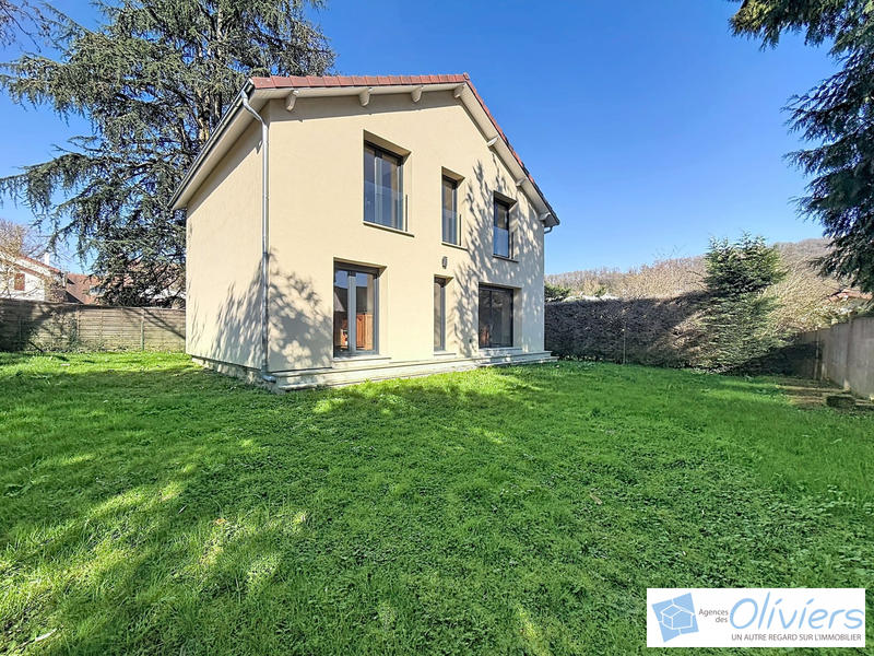 Maison - 110 m² - 6 pièces