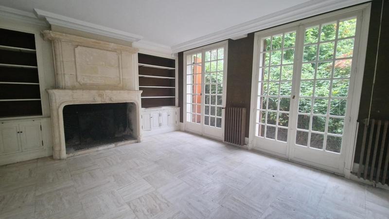 Villa - 300 m² - 8 pièces