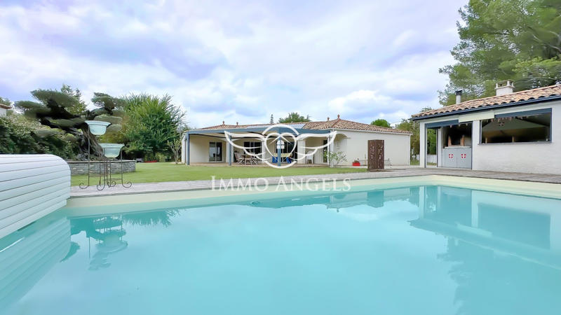 Maison - 140 m² - 6 pièces