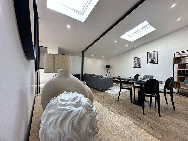 Appartement - 74 m² - 2 pièces