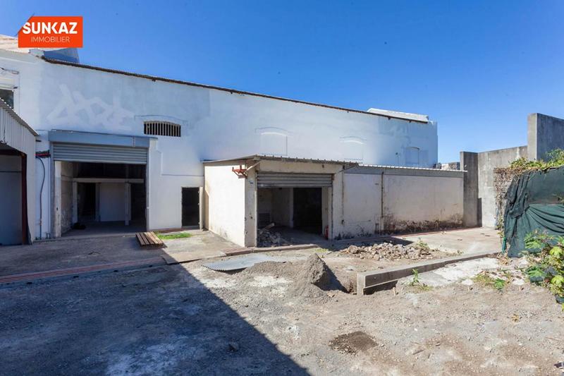 Local commercial - 617 m²