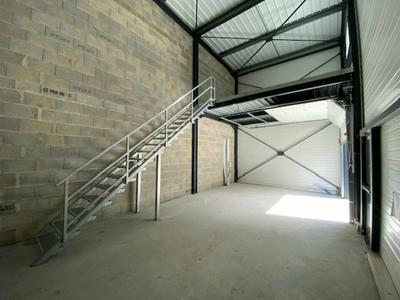 Local d'activité / Entrepôt - 71 m²