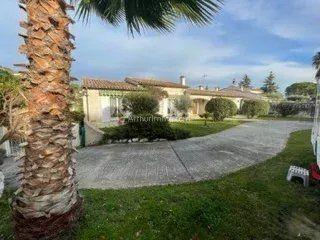 Maison - 250 m² - 5 pièces