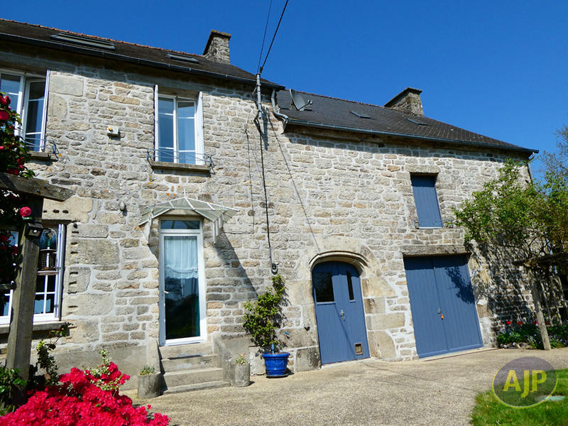 Maison - 124 m² - 8 pièces