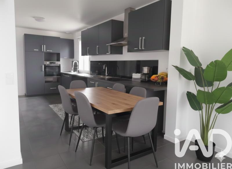 Maison - 97 m² - 7 pièces