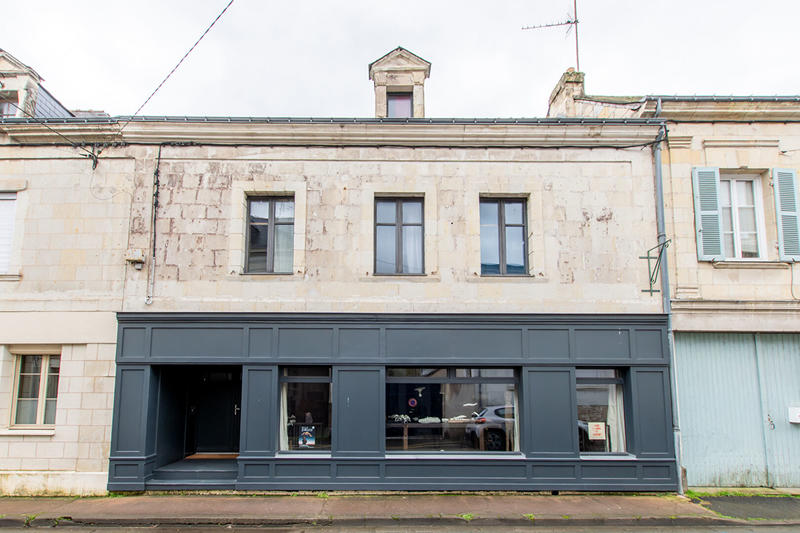 Maison - 235 m² - 9 pièces