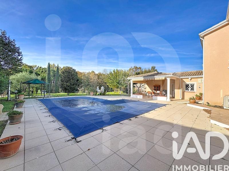 Maison - 211 m² - 7 pièces