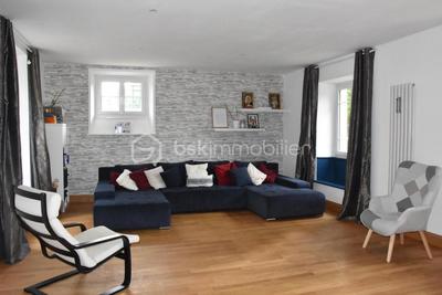 Demeure - 225 m² - 8 pièces