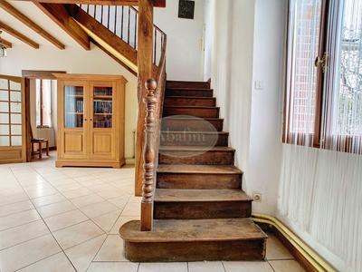 Maison - 161 m² - 8 pièces