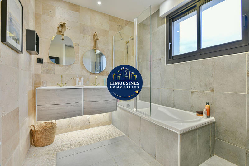 Villa - 322 m² - 11 pièces