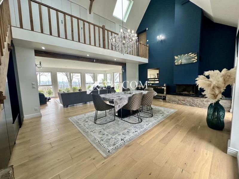 Villa - 179 m² - 6 pièces