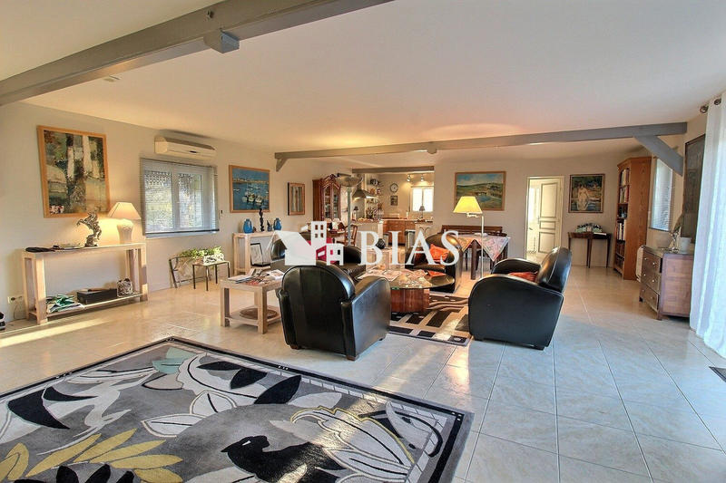 Maison - 264 m² - 10 pièces