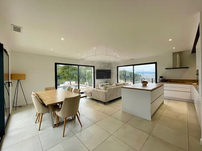 Maison - 108 m² - 6 pièces