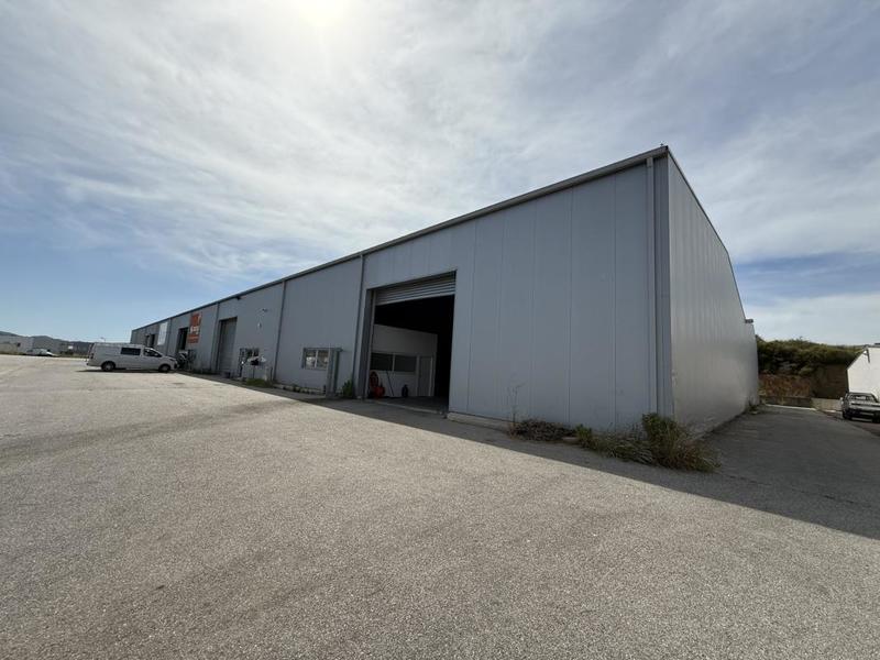 Local commercial - 937 m²