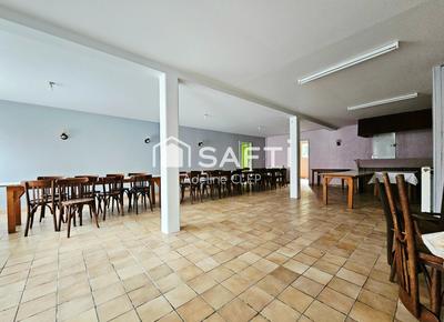 Maison - 300 m² - 10 pièces