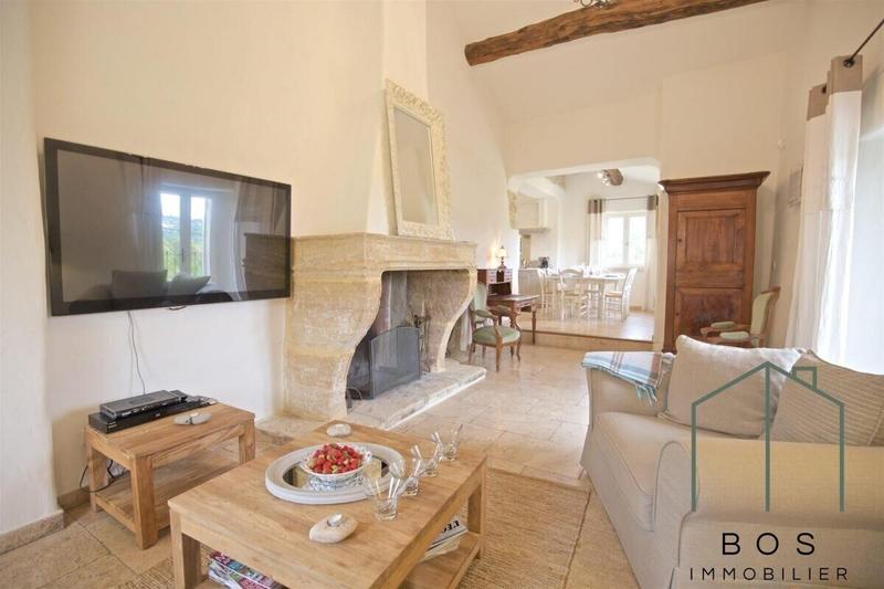 Maison - 200 m² - 6 pièces