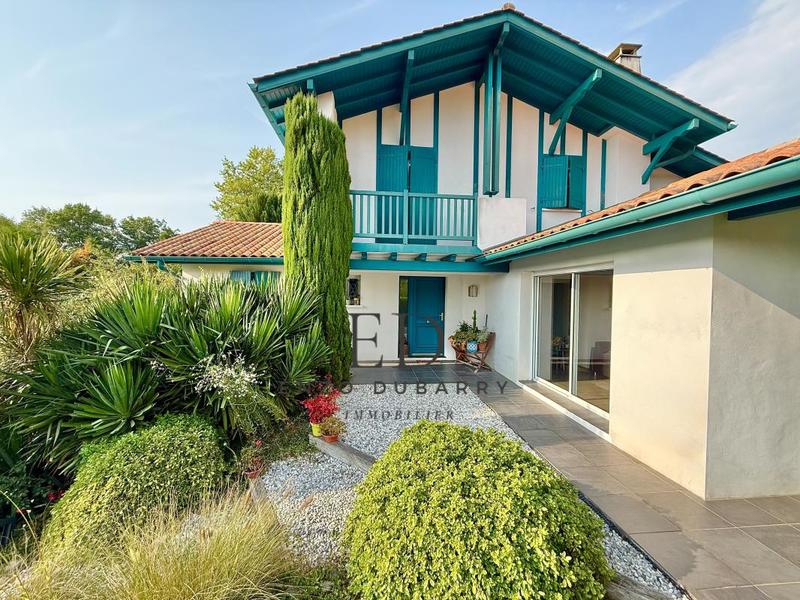 Maison - 170 m² - 6 pièces