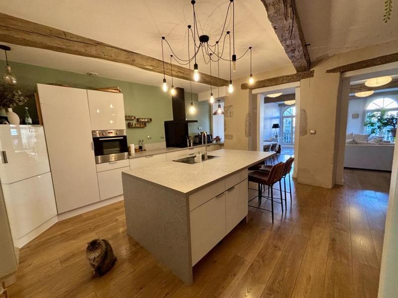 Appartement - 145 m² - 4 pièces