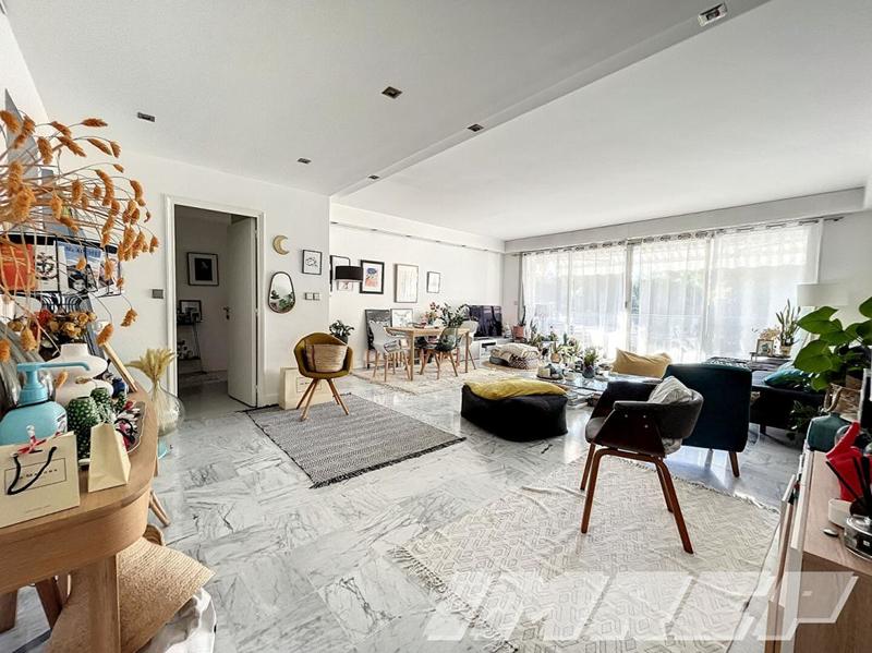 Appartement - 142 m² - 4 pièces