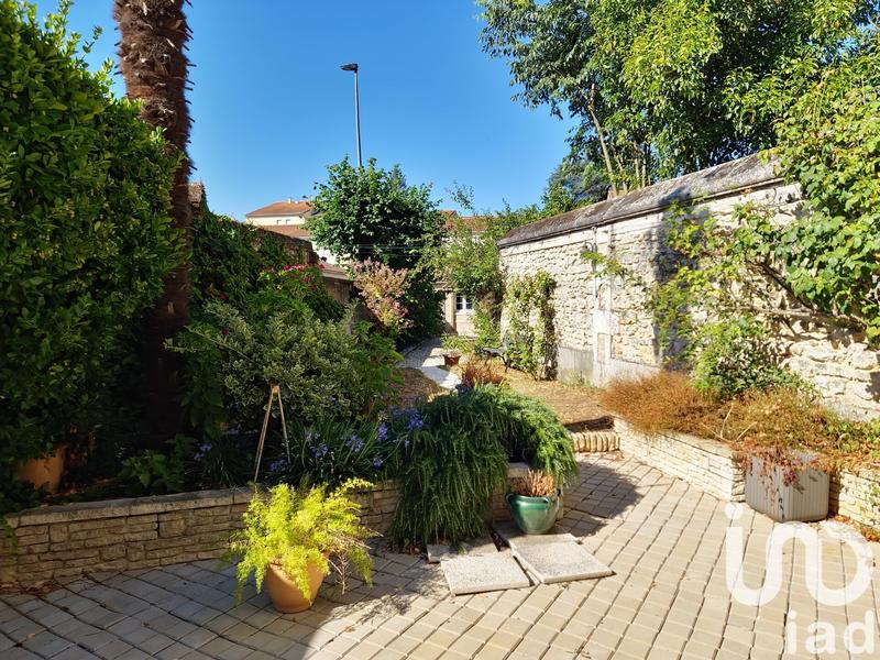 Maison de ville - 231 m² - 9 pièces