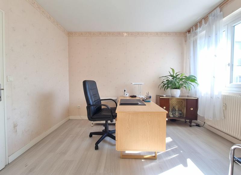 Appartement - 97 m² - 6 pièces