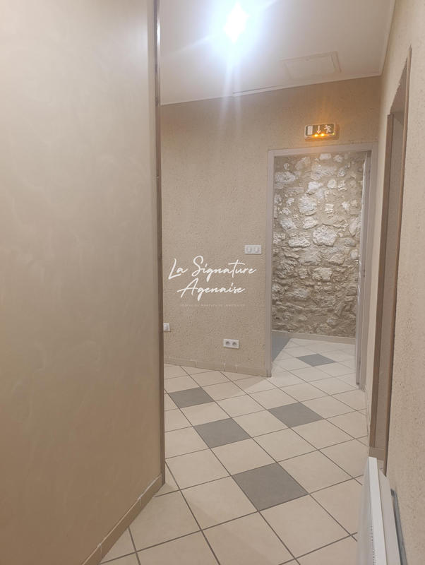 Propriété - 953 m² - 40 pièces