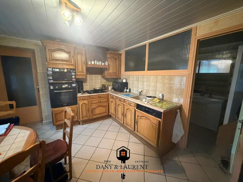 Maison - 200 m² - 8 pièces