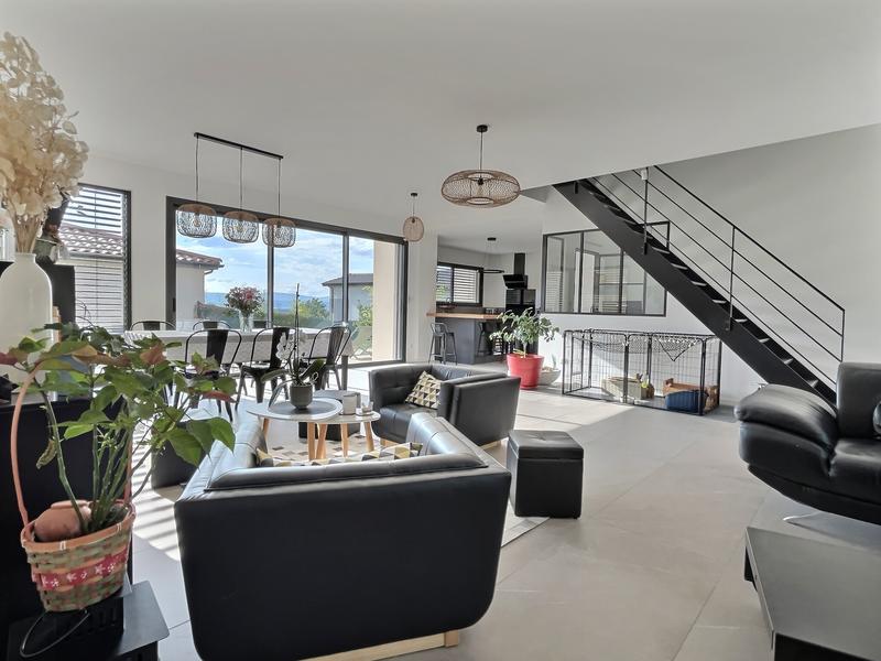 Maison - 159 m² - 5 pièces