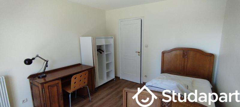 Chambre - 12 m² - 1 pièce