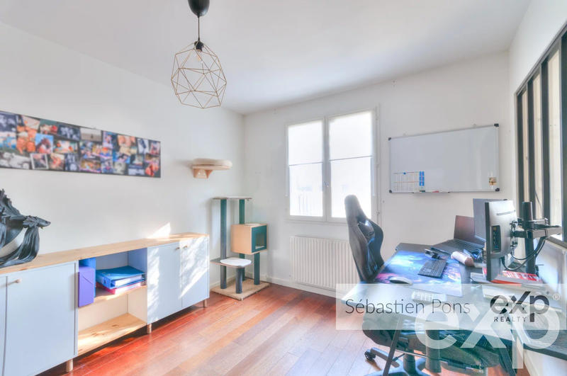 Maison - 177 m² - 7 pièces