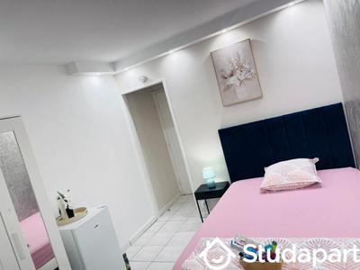 Chambre - 101 m² - 1 pièce