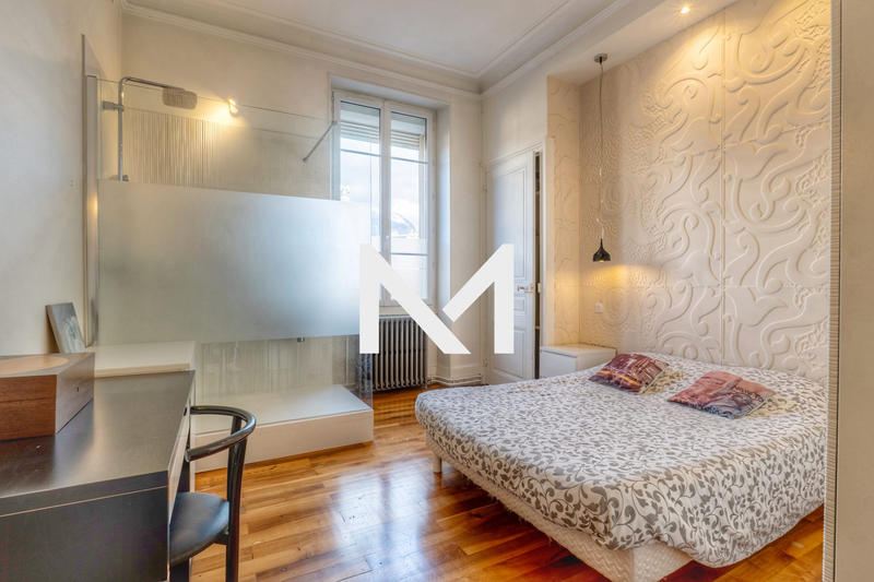 Appartement - 178 m² - 6 pièces