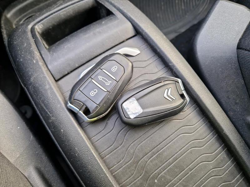 Citroën C4 II BlueHDi 120 s&amp;amp;S Eat6 Millenium