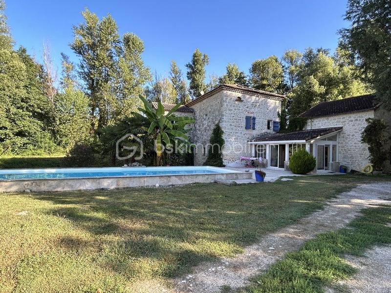 Moulin - 276 m² - 11 pièces