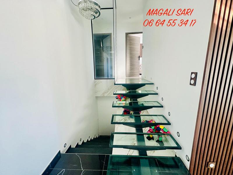 Villa - 185 m² - 8 pièces