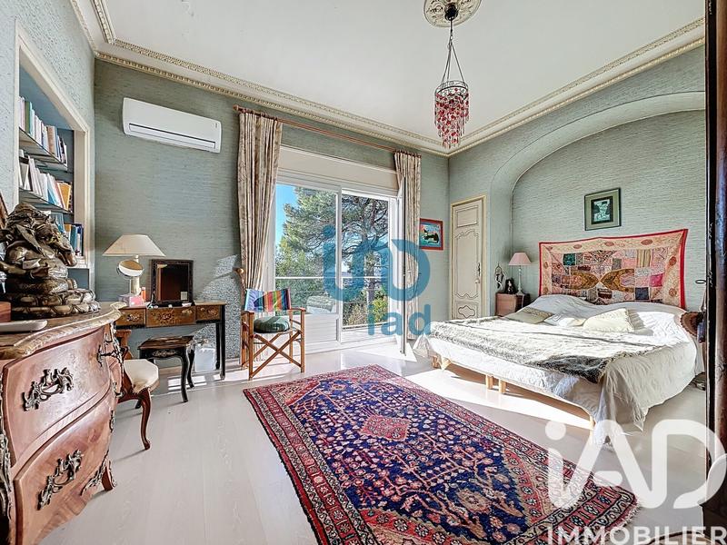 Maison de maîtres - 260 m² - 7 pièces