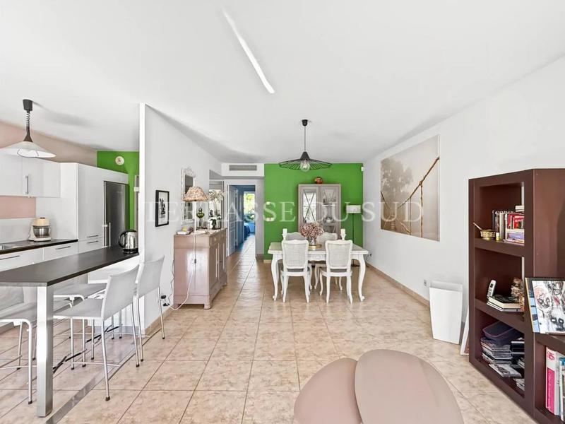 Appartement - 79 m² - 3 pièces