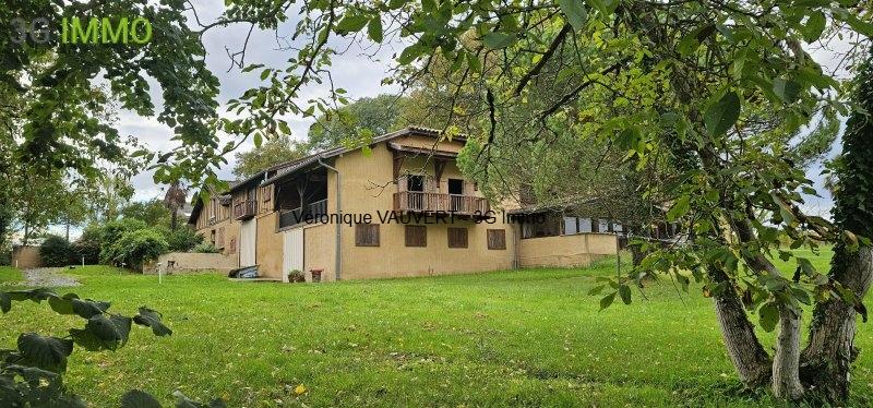 Villa - 169 m² - 8 pièces