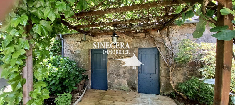 Maison - 240 m² - 7 pièces