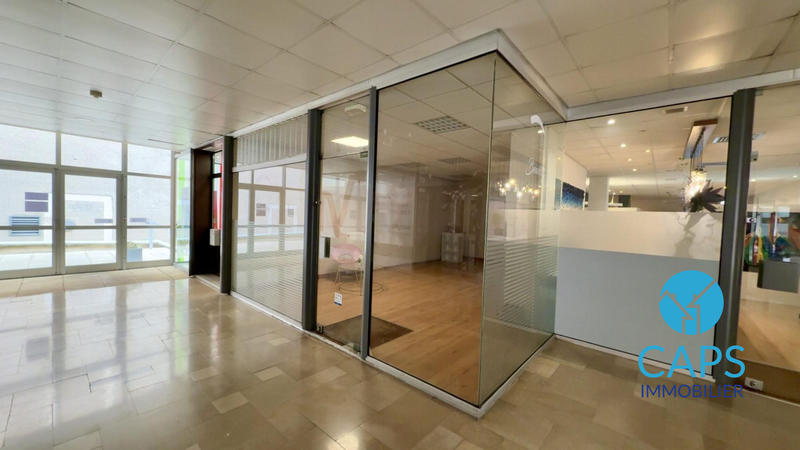 Local commercial - 70 m² - 2 pièces