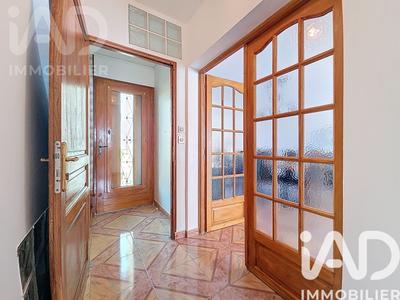 Maison - 189 m² - 9 pièces