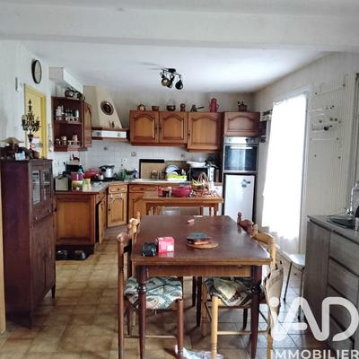 Maison - 90 m² - 5 pièces